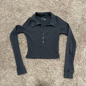 Aerie long sleeve button down v neck cropped shirt womens size Medium